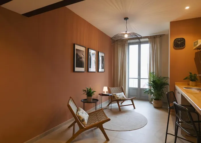 Camillo ゲストハウス イヴレーア